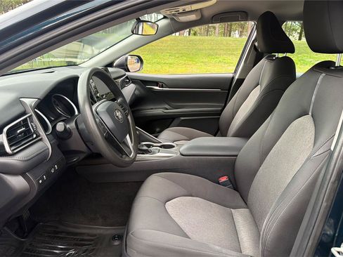 Used 2021 Toyota Camry LE FWD image 10