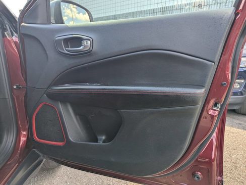 Used 2021 Jeep Compass Trailhawk image 9