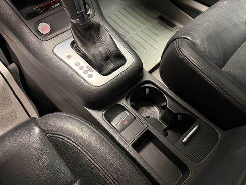 Used 2017 Volkswagen Tiguan Sport image 12