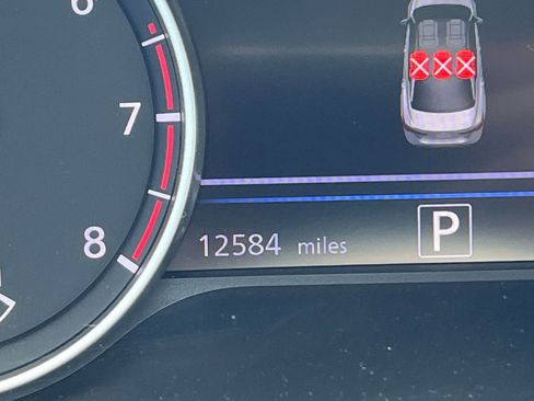 Used 2025 Nissan Sentra SV FWD image 40