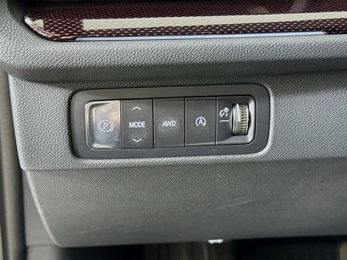 Used 2025 Chevrolet Traverse Z71 w/ Enhanced Driving Package AWD/4WD image 10