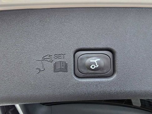 Used 2024 Lincoln Nautilus Reserve w/ Equipment Group 203A image 36