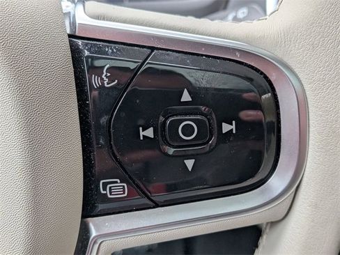 Certified 2025 Volvo XC90 B6 Plus w/ Protection Package Premier image 21