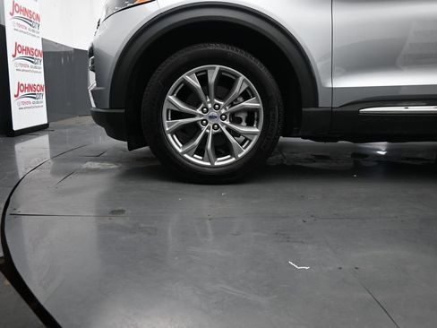 Used 2023 Ford Explorer Limited image 15