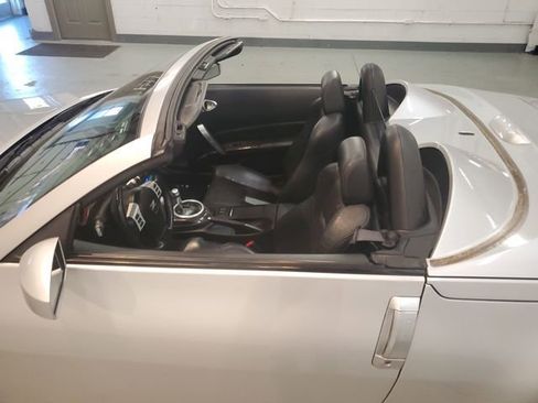 Used 2006 Nissan 350Z Touring image 22