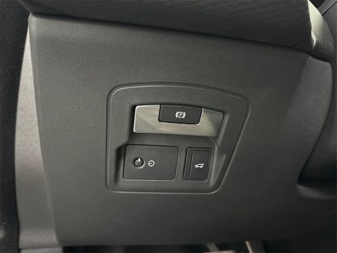 Used 2018 Land Rover Range Rover Velar R-Dynamic SE image 35