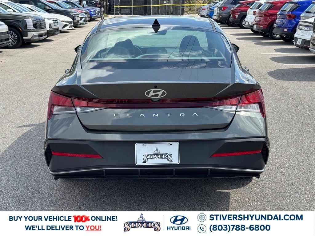 Certified 2026 Hyundai Elantra SE FWD image 11