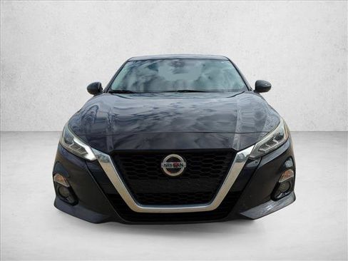 Used 2019 Nissan Altima 2.5 Platinum FWD image 2