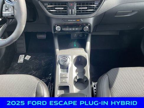 New 2025 Ford Escape SE image 11