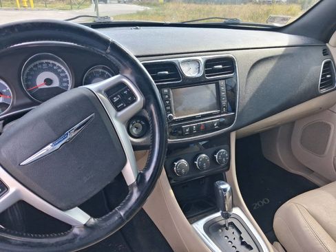 Used 2011 Chrysler 200 Limited image 14