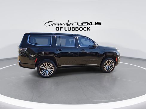 Used 2022 Jeep Grand Wagoneer Series III AWD/4WD image 9