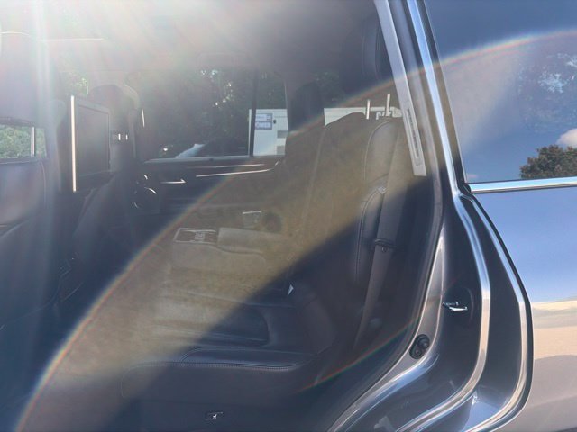 Used 2017 Lexus LX 570 4WD w/ Luxury Package image 20