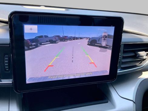 Used 2021 Ford Explorer XLT w/ Equipment Group 202A RWD image 26