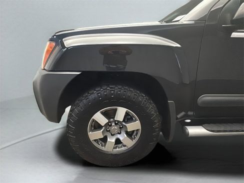 Used 2011 Nissan Xterra PRO-4X image 3