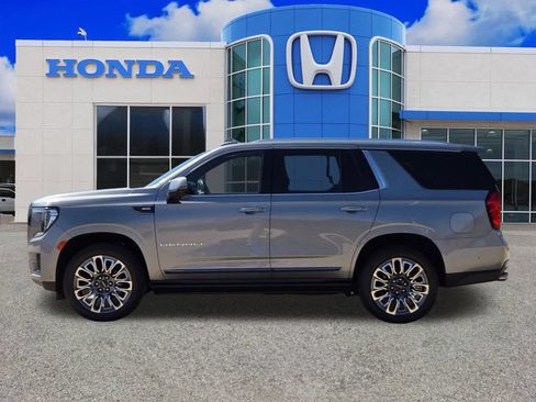 Used 2023 GMC Yukon Denali Ultimate AWD/4WD image 6