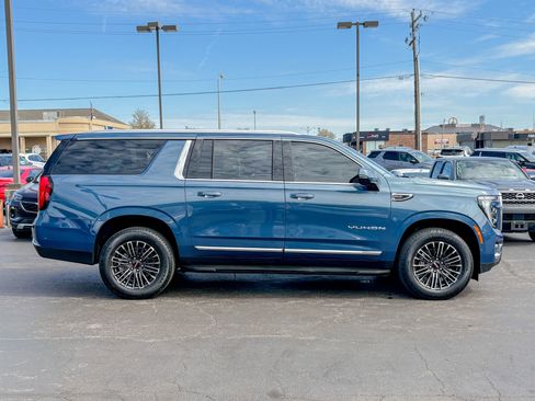 Used 2025 GMC Yukon XL Elevation image 14