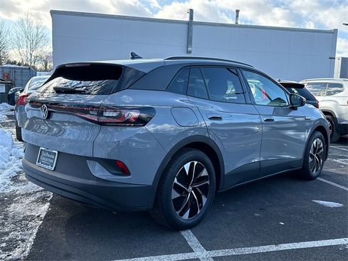 Certified 2022 Volkswagen ID.4 Pro image 3