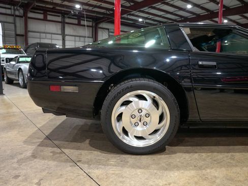 Used 1994 Chevrolet Corvette Coupe RWD image 9