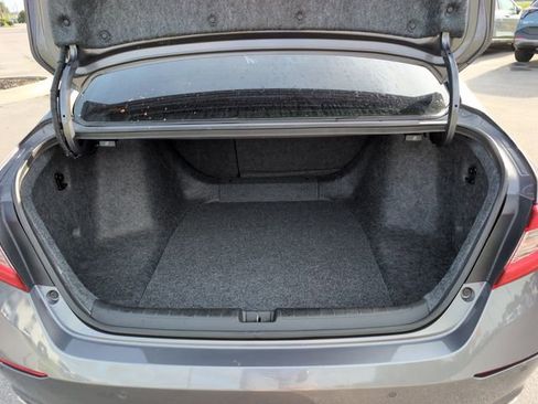 Used 2021 Honda Accord Touring image 6
