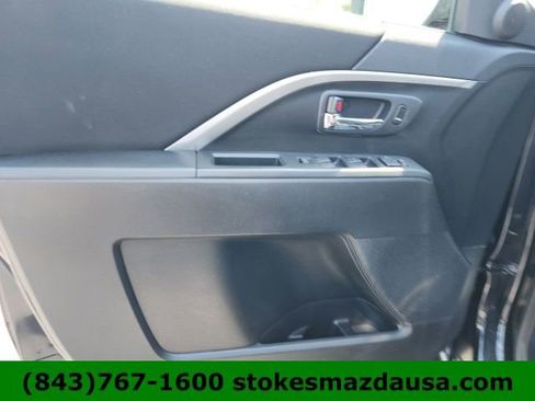 Used 2014 MAZDA MAZDA5 Sport FWD image 14