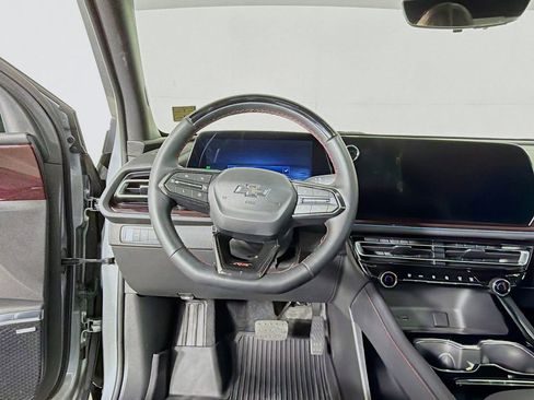 Used 2024 Chevrolet Traverse RS w/ LPO, Floor Liner Package FWD image 21