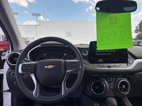 New 2025 Chevrolet Blazer LT w/ Convenience Package image 12