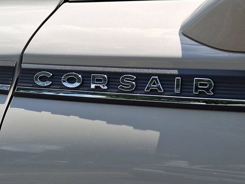 Certified 2021 Lincoln Corsair AWD w/ Premium Package image 32