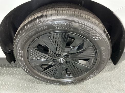 Used 2025 Nissan Murano SV image 33