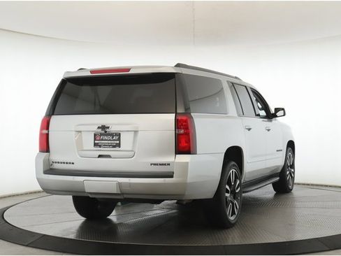 Used 2019 Chevrolet Suburban Premier image 7