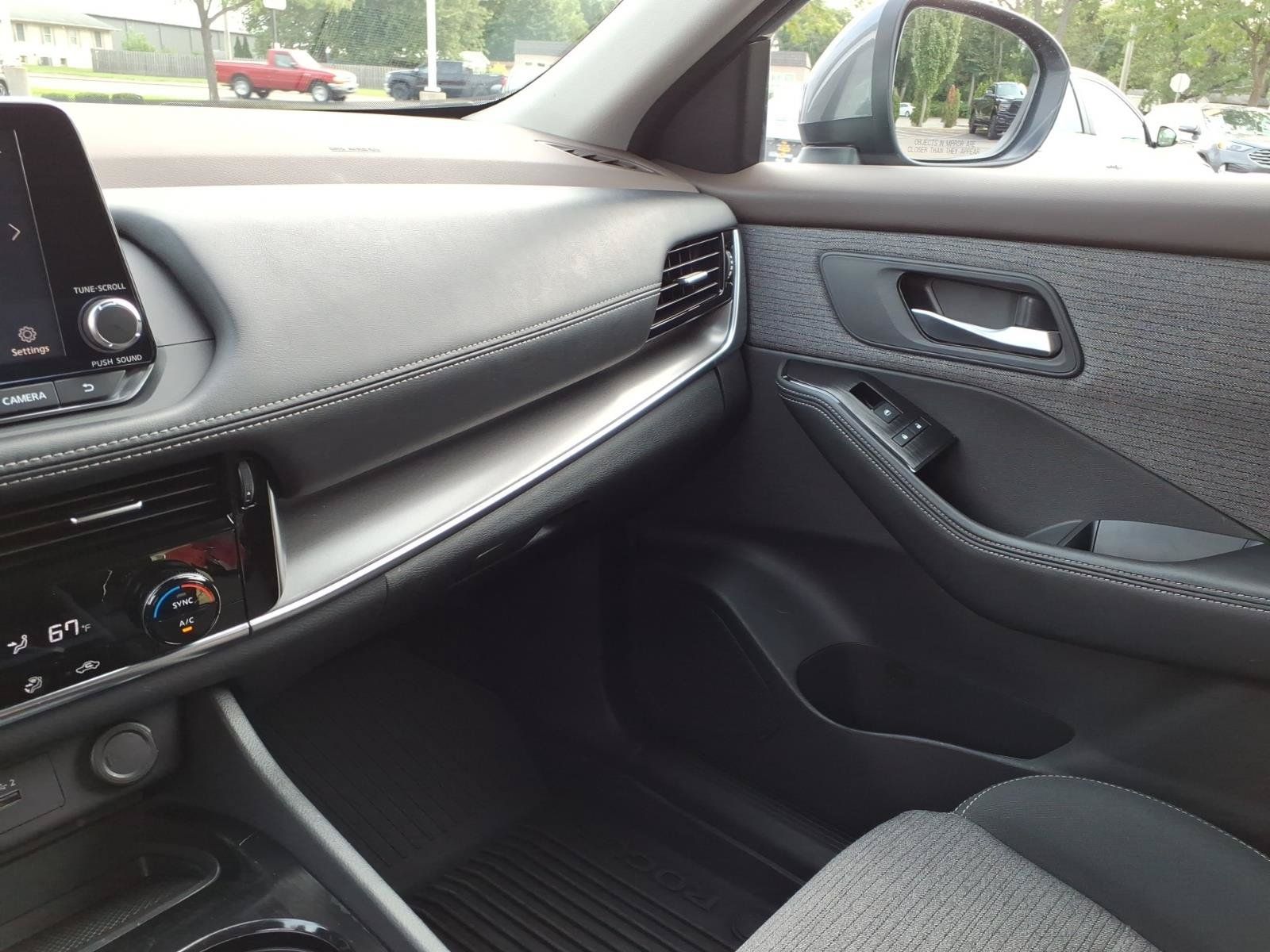 Used 2021 Nissan Rogue SV AWD/4WD image 23