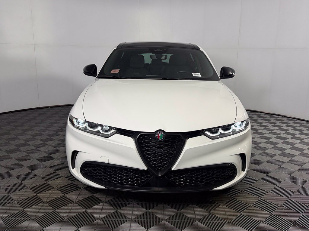 Used 2025 Alfa Romeo Tonale AWD/4WD image 2