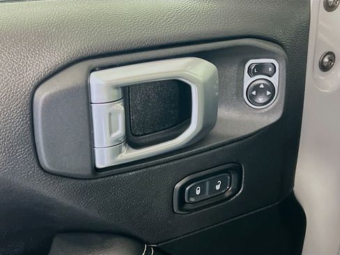 Used 2022 Jeep Gladiator Overland w/ Popular Equipment Package image 18