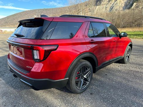 New 2026 Ford Explorer ST-Line w/ ST-Line Street Pack image 4