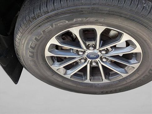 Used 2018 Ford F150 XLT w/ Equipment Group 302A Luxury AWD/4WD image 5