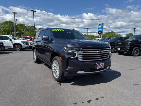 Used 2024 Chevrolet Tahoe High Country w/ Premium Package AWD/4WD image 2