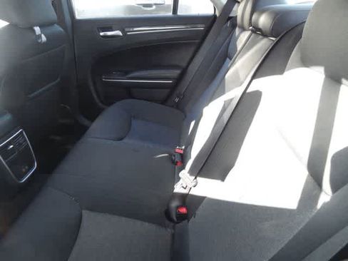 Used 2021 Chrysler 300 Touring RWD image 8