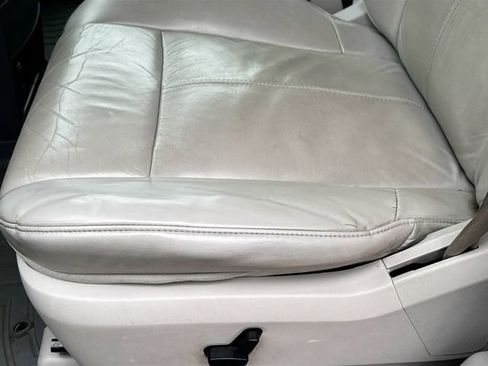 Used 2008 Chrysler Town & Country Limited w/ Flexible Seating Group image 16