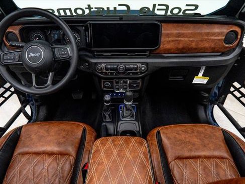 Used 2026 Jeep Gladiator Sport image 2