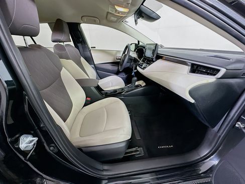 Used 2022 Toyota Corolla LE image 30