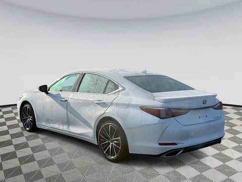 Used 2025 Lexus ES 350 Premium image 4