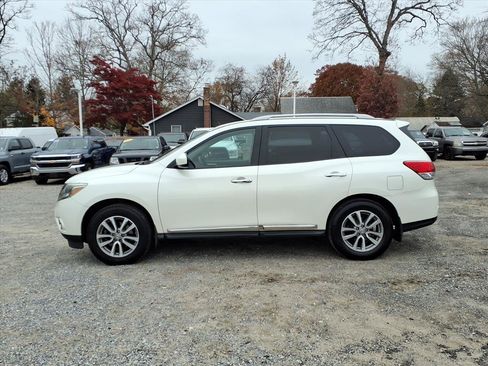 Used 2016 Nissan Pathfinder SL w/ Trailer Tow Package image 8