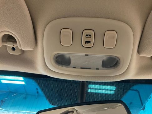 Used 2007 Lincoln Town Car Signature Limited RWD image 23