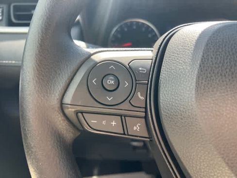 Used 2022 Toyota RAV4 LE FWD image 25