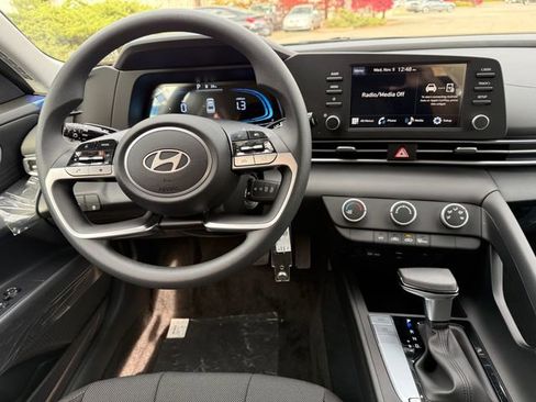 New 2026 Hyundai Elantra SE image 15