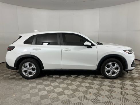 Used 2023 Honda HR-V LX image 2