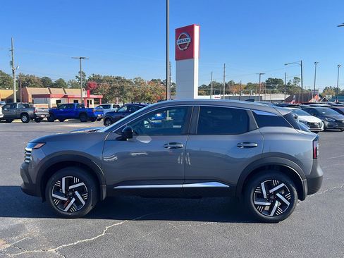 New 2026 Nissan Kicks SV w/ SV Premium Package image 6