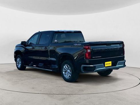 Used 2022 Chevrolet Silverado 1500 LT AWD/4WD image 3