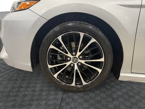 Used 2019 Toyota Camry SE FWD image 15