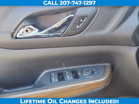 Used 2022 GMC Acadia SLE w/ Driver Convenience Package image 11