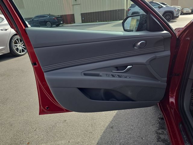 Used 2026 Hyundai Elantra Sport FWD image 13